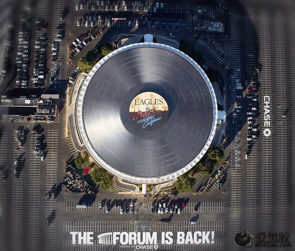 洛杉矶新地标：世界最大黑胶唱片